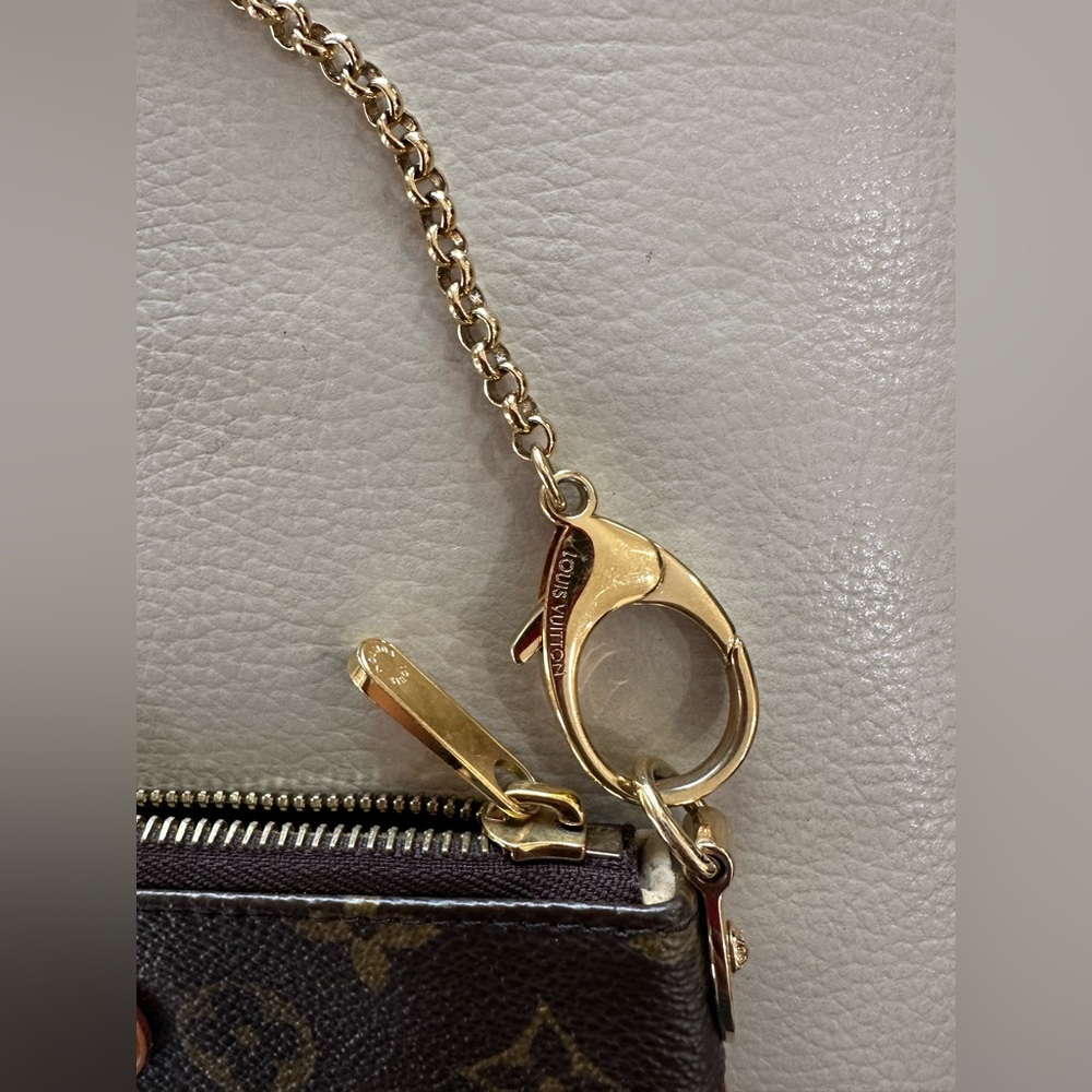 Louis Vuitton pochette Milla Clutch Wristlet - Picture 5 of 7